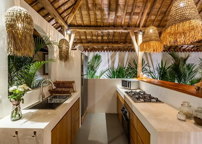 Villa Amaliza - Tropical Escape - 4bdrs In Bingin *